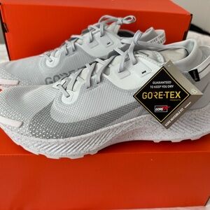 Nike Pegasus Trail 2 Gore-Tex Sneakers in Gray and White
